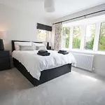 York - Entire With Parking And Garden بيت للعطل Nether Poppleton