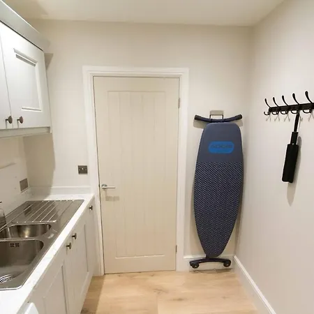 York - Entire With Parking And Garden بيت للعطل