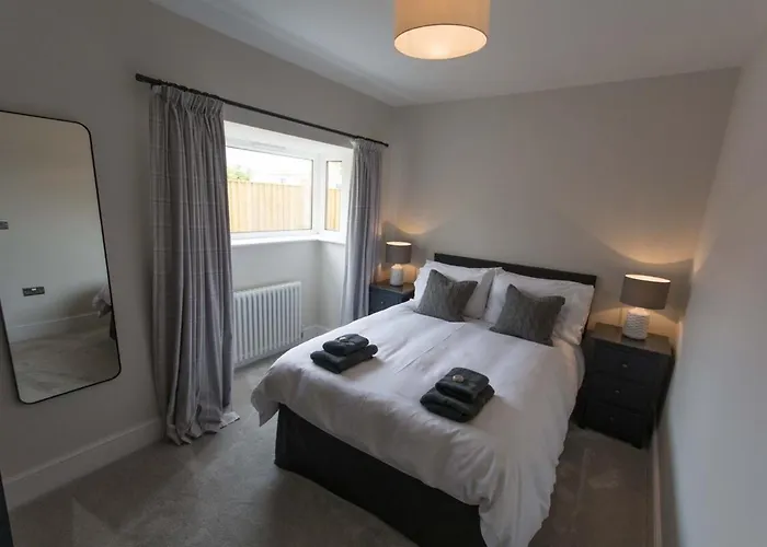 York - Entire With Parking And Garden Nether Poppleton
